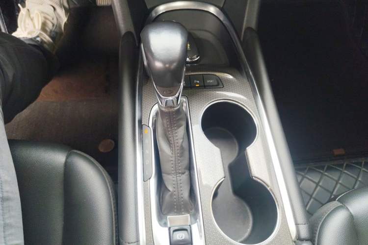 Used Chevrolet Malibu XL 2021 535T Automatic Sport Edition Gear Lever