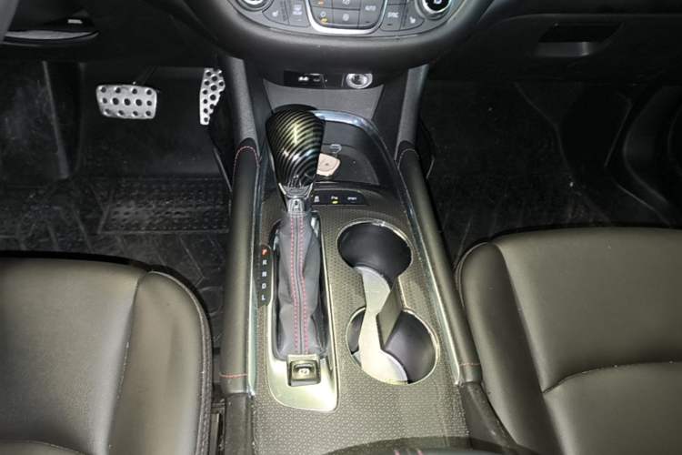 Used Chevrolet Malibu XL 2021 Redline 550T Automatic Sharp Edition Gear Lever