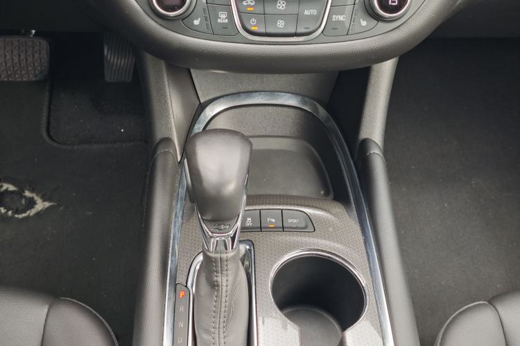 Used Chevrolet Malibu XL 2021 535T Automatic Sport Edition Gear Lever