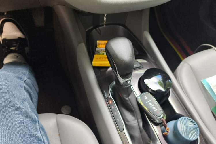 Used Chevrolet Malibu XL 2021 535T Automatic Sharp Edition Gear Lever