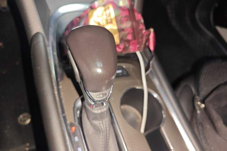 Used Chevrolet Malibu XL 2021 535T Automatic Sport Edition Gear Lever