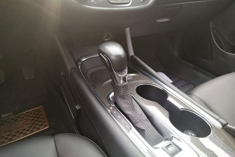 Used Chevrolet Malibu XL 2021 535T Automatic RuiLian Edition Gear Lever