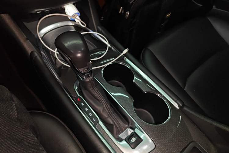 Used Chevrolet Malibu XL 2021 535T Automatic Sport Edition Gear Lever