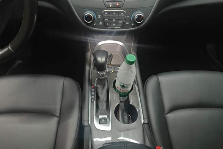 Used Chevrolet Malibu XL 2021 535T Automatic Sport Edition Gear Lever