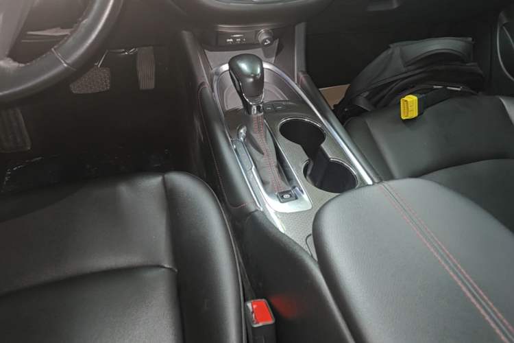 Used Chevrolet Malibu XL 2021 Redline 550T Automatic Sharp Edition Gear Lever