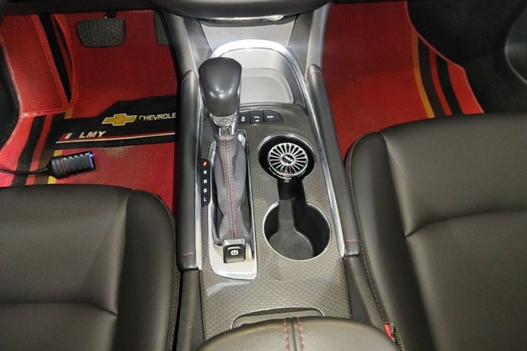 Used Chevrolet Malibu XL 2021 Redline 550T Automatic Sharp Edition Gear Lever
