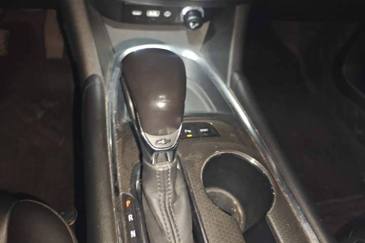 Used Chevrolet Malibu XL 2021 535T Automatic Sport Edition Gear Lever