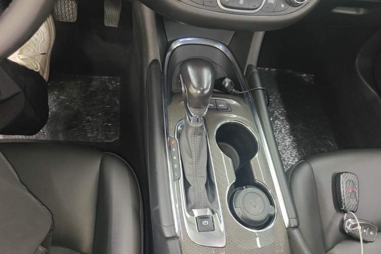 Used Chevrolet Malibu XL 2021 535T Automatic Sport Edition Gear Lever