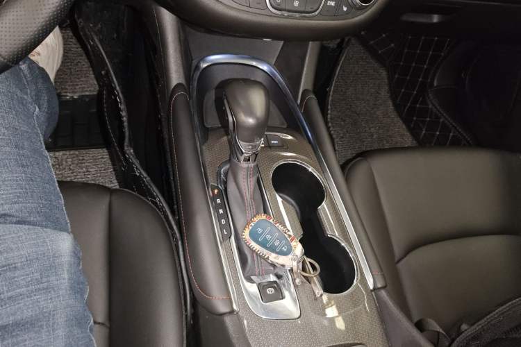 Used Chevrolet Malibu XL 2021 Redline 550T Automatic Sharp Edition Gear Lever