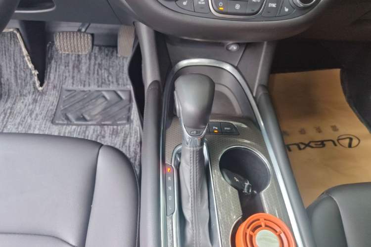 Used Chevrolet Malibu XL 2021 535T Automatic Sport Edition Gear Lever