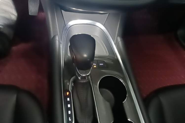 Used Chevrolet Malibu XL 2021 535T Automatic RuiLian Edition Gear Lever