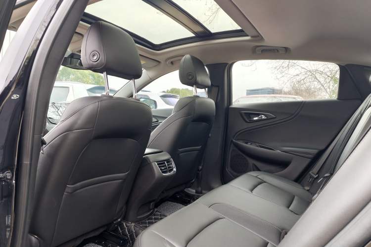 Used Chevrolet Malibu XL 2021 535T Automatic Sport Edition Interior 3
