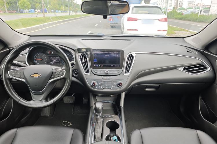 Used Chevrolet Malibu XL 2021 535T Automatic Sport Edition Interior 4