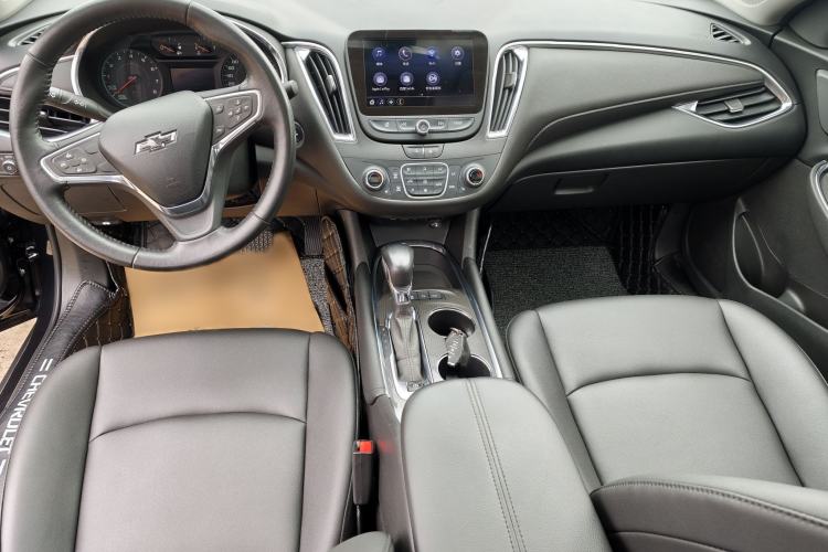 Used Chevrolet Malibu XL 2021 535T Automatic Sport Edition Interior 4