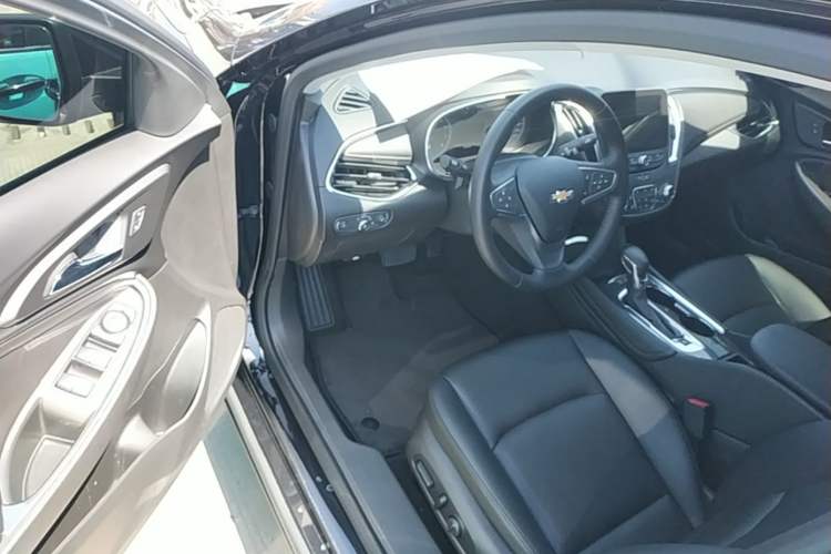 Used Chevrolet Malibu XL 2021 535T Automatic Sport Edition Left Front Seat