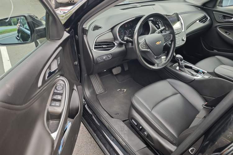 Used Chevrolet Malibu XL 2021 535T Automatic Sport Edition Left Front Seat