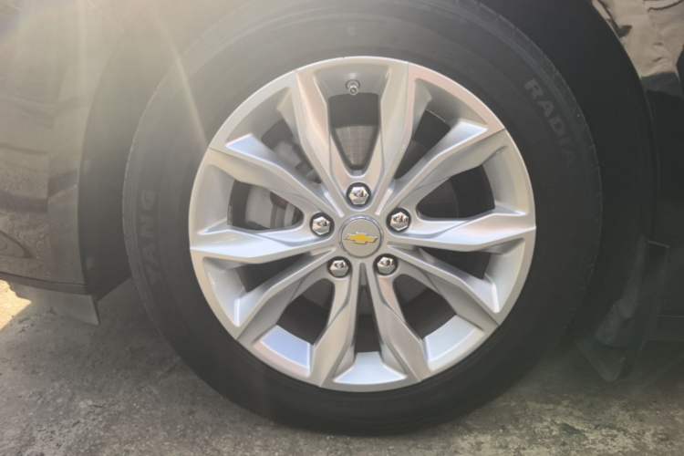 Used Chevrolet Malibu XL 2021 535T Automatic Sport Edition Left Front Wheel Hub