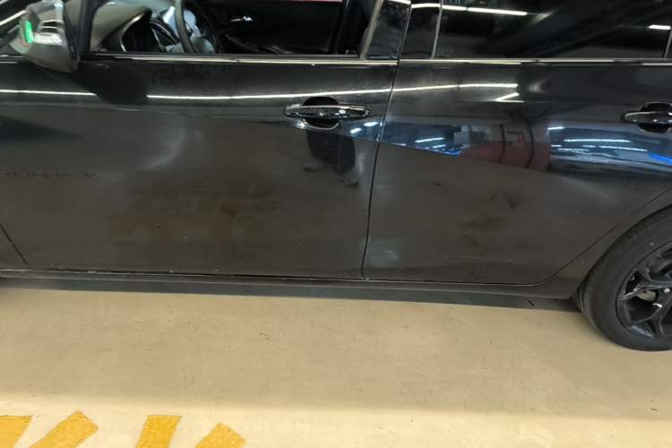 Used Chevrolet Malibu XL 2021 Redline 550T Automatic Sharp Edition Left Side Sill