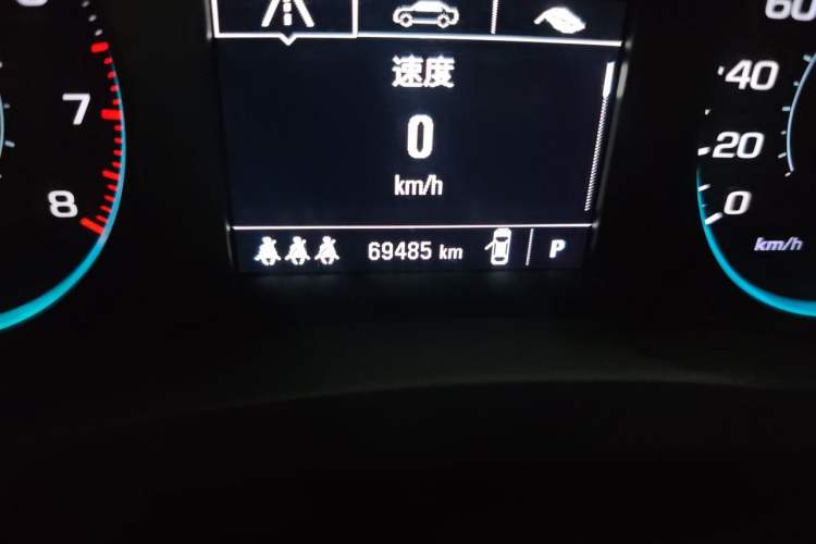 Used Chevrolet Malibu XL 2021 535T Automatic Sport Edition Odometer Close Up