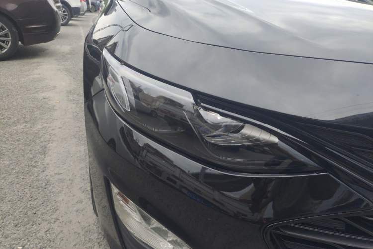 Used Chevrolet Malibu XL 2021 Redline 550T Automatic Sharp Edition Right Front Headlight