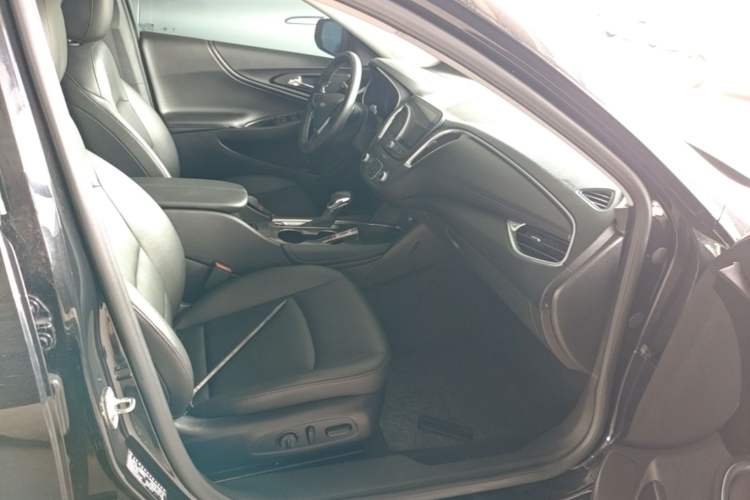 Used Chevrolet Malibu XL 2021 535T Automatic Sport Edition Right Front Seat