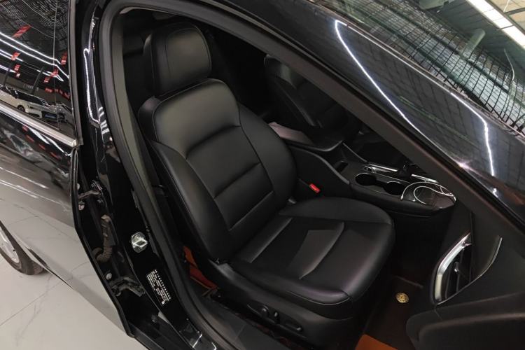 Used Chevrolet Malibu XL 2021 535T Automatic Sport Edition Right Front Seat