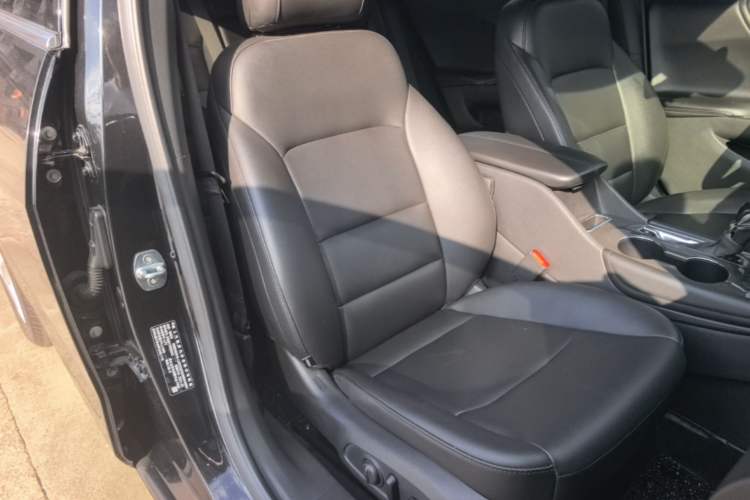 Used Chevrolet Malibu XL 2021 535T Automatic Sport Edition Right Front Seat
