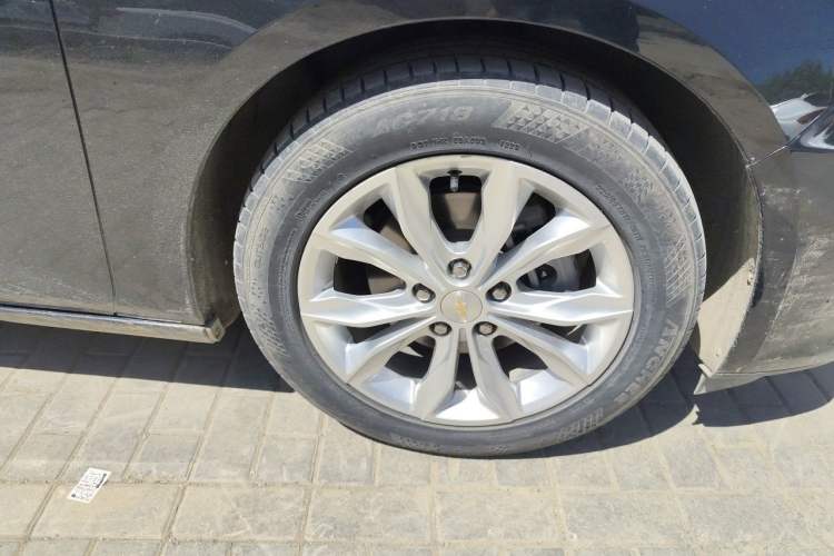 Used Chevrolet Malibu XL 2021 535T Automatic Sport Edition Right Front Wheel Hub