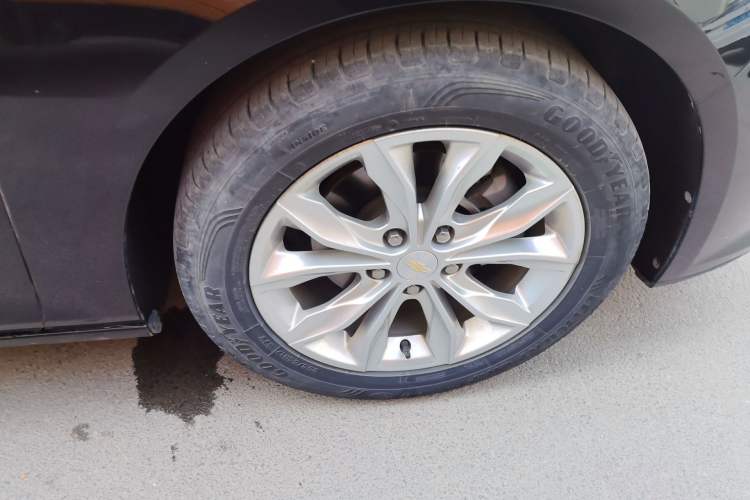 Used Chevrolet Malibu XL 2021 535T Automatic Sport Edition Right Front Wheel Hub