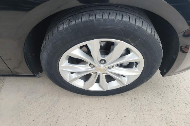 Used Chevrolet Malibu XL 2021 535T Automatic Sport Edition Right Front Wheel Hub