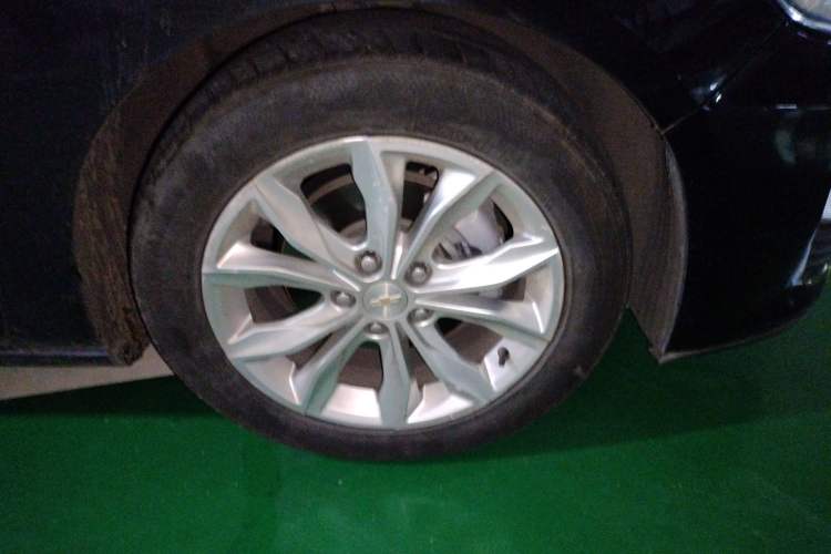 Used Chevrolet Malibu XL 2021 535T Automatic Sport Edition Right Front Wheel Hub