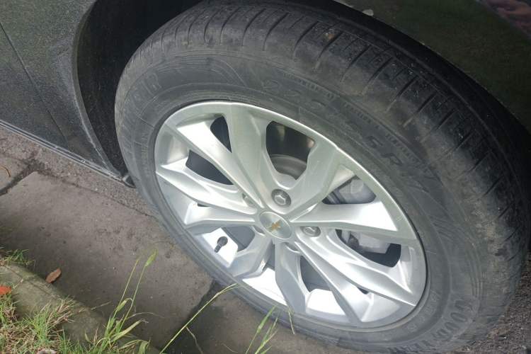 Used Chevrolet Malibu XL 2021 535T Automatic Sport Edition Right Front Wheel Hub