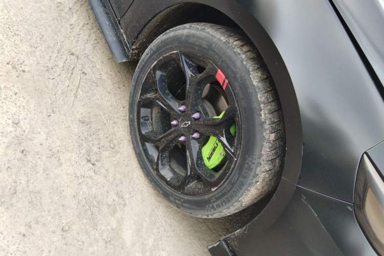Used Chevrolet Malibu XL 2021 Redline 550T Automatic Sharp Edition Right Front Wheel Hub