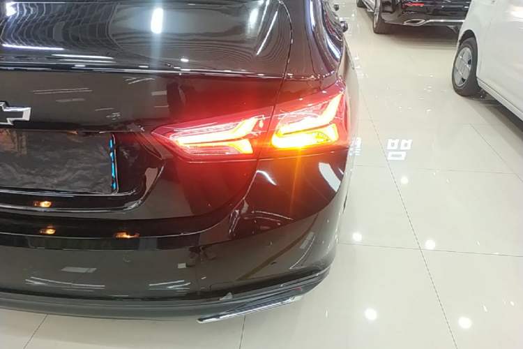 Used Chevrolet Malibu XL 2021 535T Automatic Sport Edition Right Rear Taillight