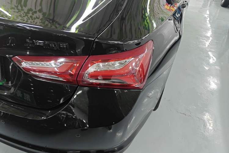 Used Chevrolet Malibu XL 2021 Redline 550T Automatic Sharp Edition Right Rear Taillight