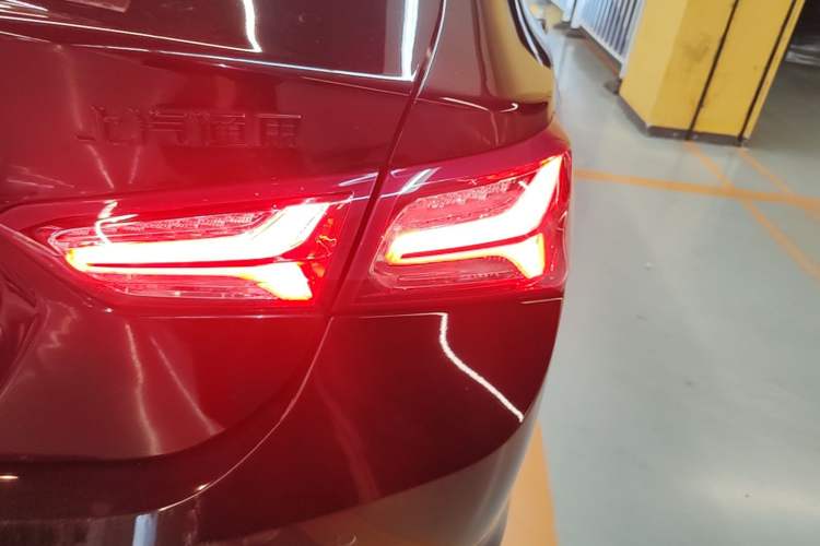 Used Chevrolet Malibu XL 2021 Redline 550T Automatic Sharp Edition Right Rear Taillight
