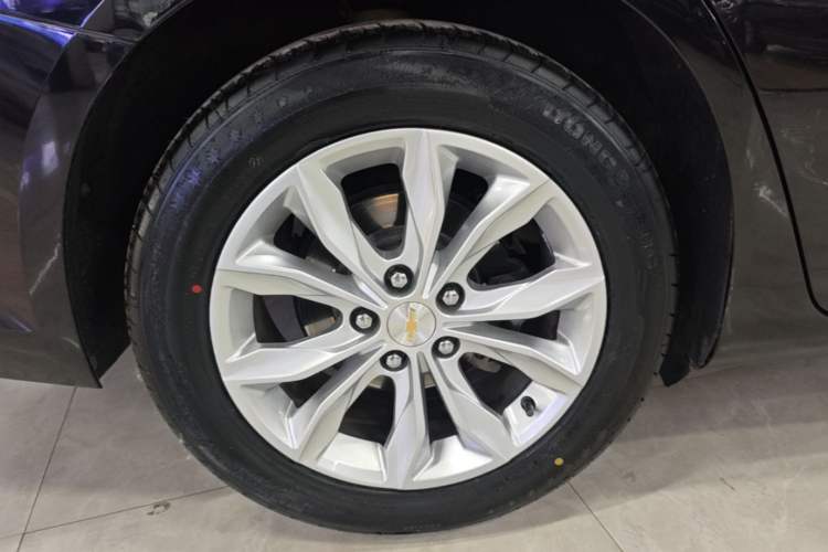 Used Chevrolet Malibu XL 2021 535T Automatic Sport Edition Right Rear Wheel Hub