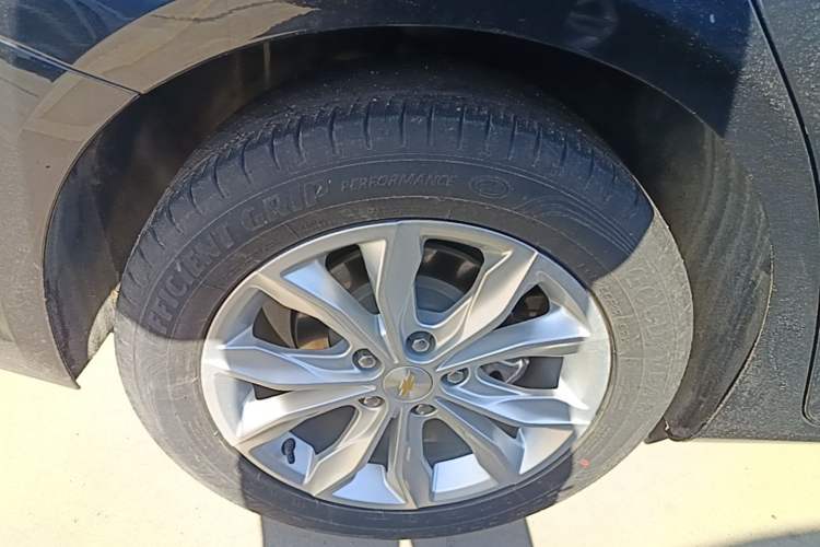 Used Chevrolet Malibu XL 2021 535T Automatic Sport Edition Right Rear Wheel Hub