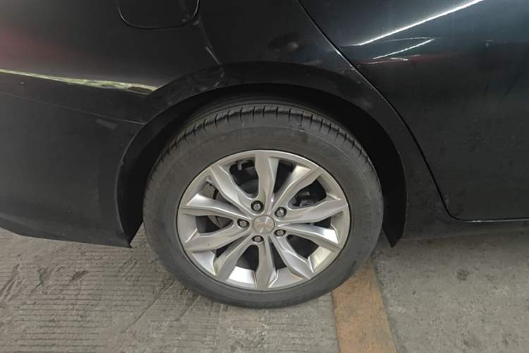 Used Chevrolet Malibu XL 2021 535T Automatic Sport Edition Right Rear Wheel Hub