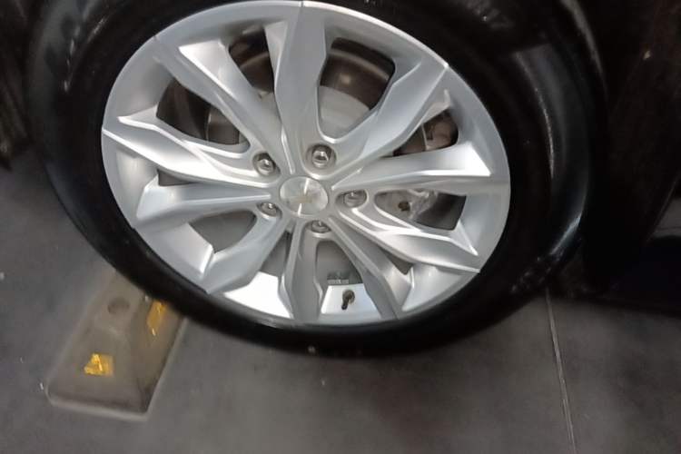 Used Chevrolet Malibu XL 2021 535T Automatic Sport Edition Right Rear Wheel Hub