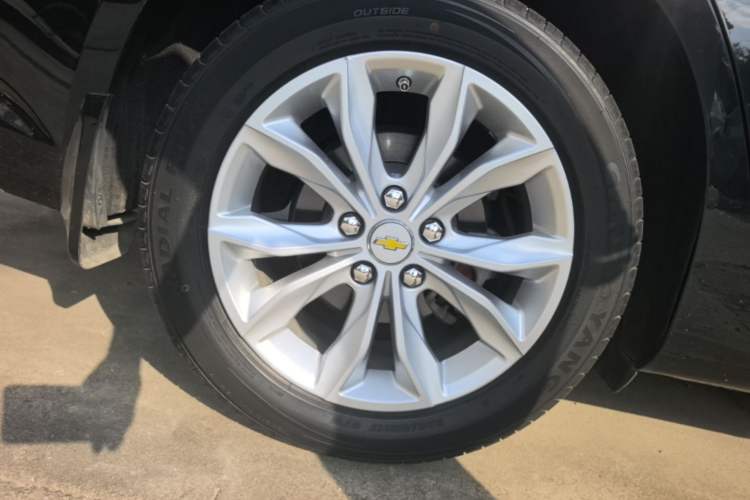 Used Chevrolet Malibu XL 2021 535T Automatic Sport Edition Right Rear Wheel Hub