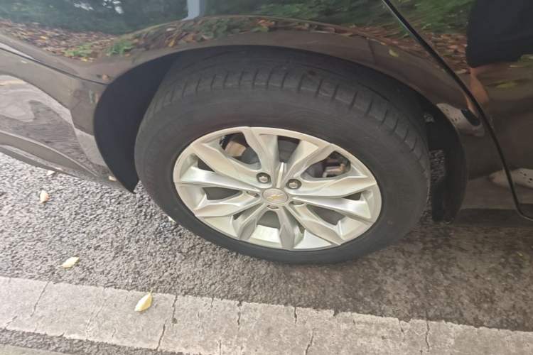 Used Chevrolet Malibu XL 2021 535T Automatic Sport Edition Right Rear Wheel Hub