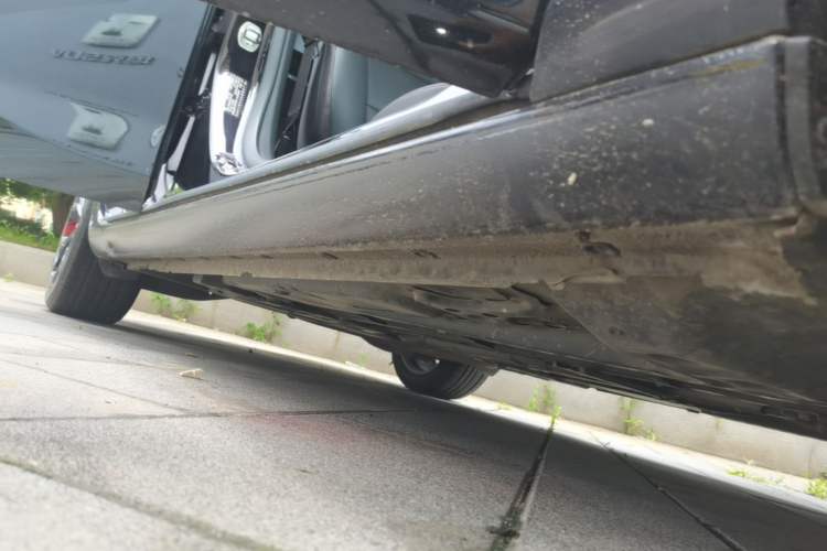 Used Chevrolet Malibu XL 2021 Redline 550T Automatic Sharp Edition Right Side Sill