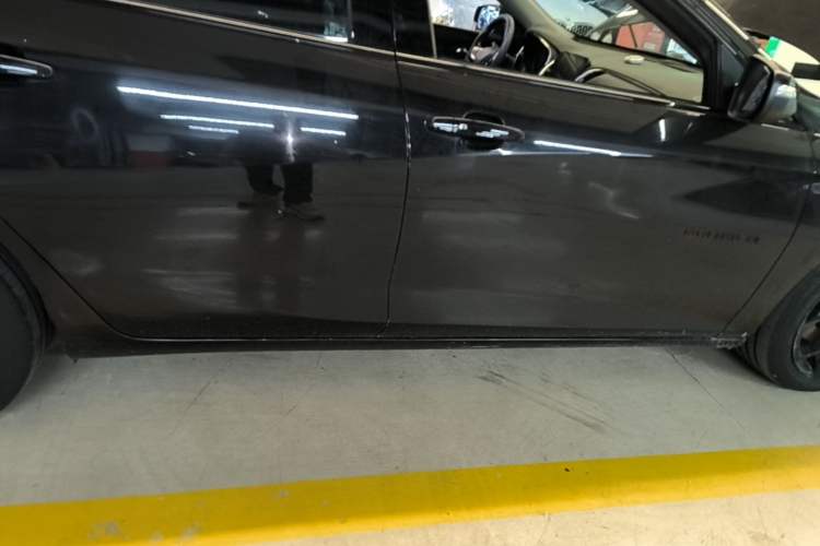 Used Chevrolet Malibu XL 2021 Redline 550T Automatic Sharp Edition Right Side Sill