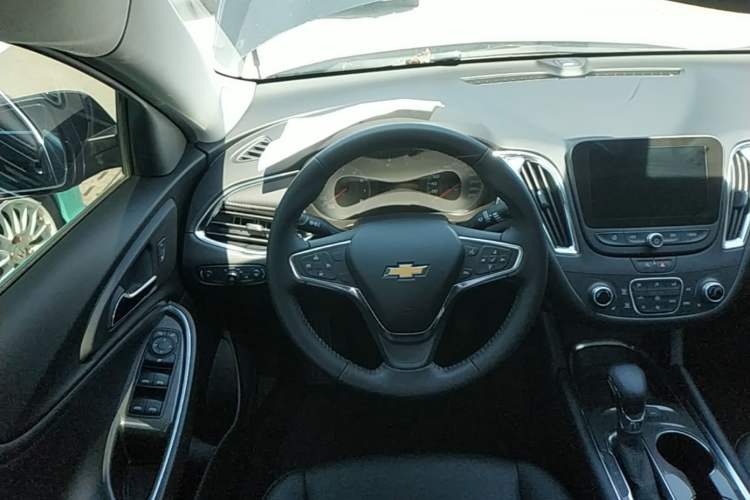 Used Chevrolet Malibu XL 2021 535T Automatic Sport Edition Steering Wheel