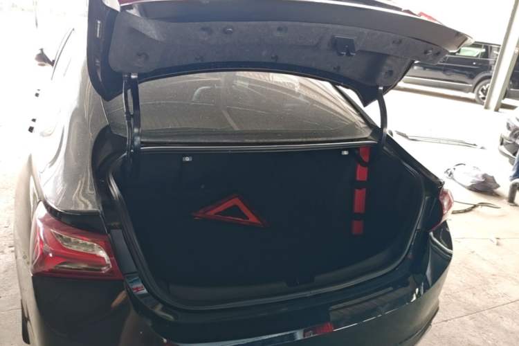 Used Chevrolet Malibu XL 2021 535T Automatic Sport Edition Trunk