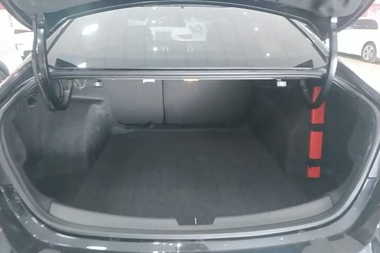 Used Chevrolet Malibu XL 2021 Redline 550T Automatic RuiLian Edition Trunk