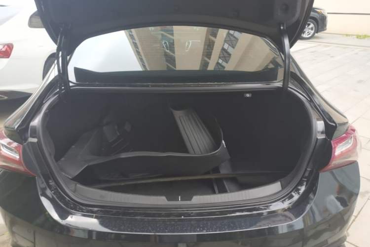 Used Chevrolet Malibu XL 2021 Redline 550T Automatic Sharp Edition Trunk