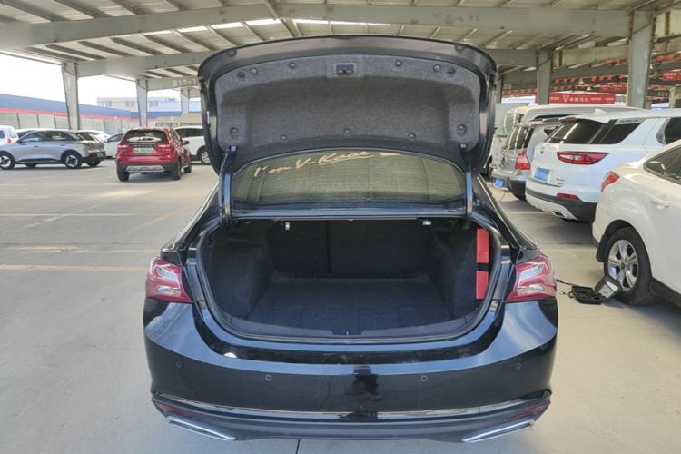 Used Chevrolet Malibu XL 2021 535T Automatic Sport Edition Trunk