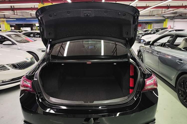 Used Chevrolet Malibu XL 2021 535T Automatic RuiLian Edition Trunk
